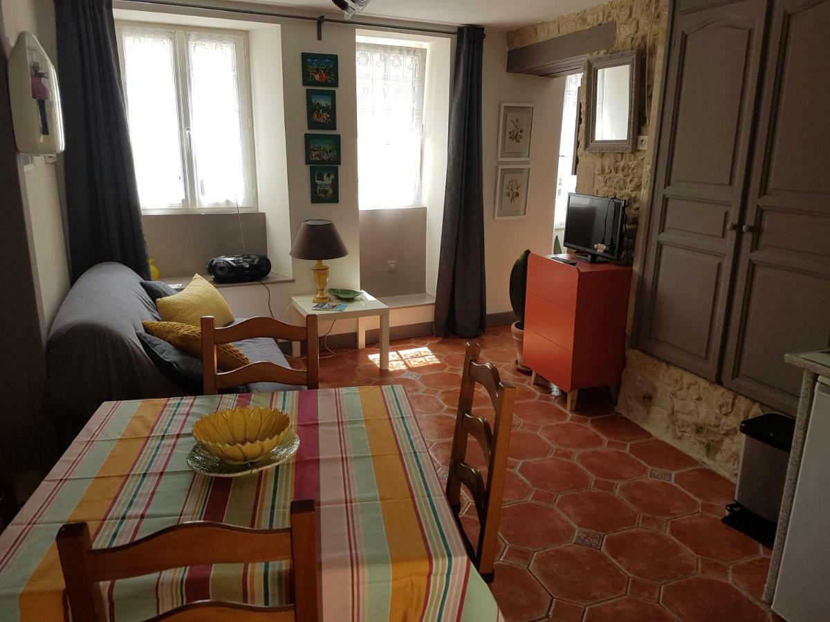 Gite Du Jardin Des Sources Vaux-sur-Seulles Esterno foto