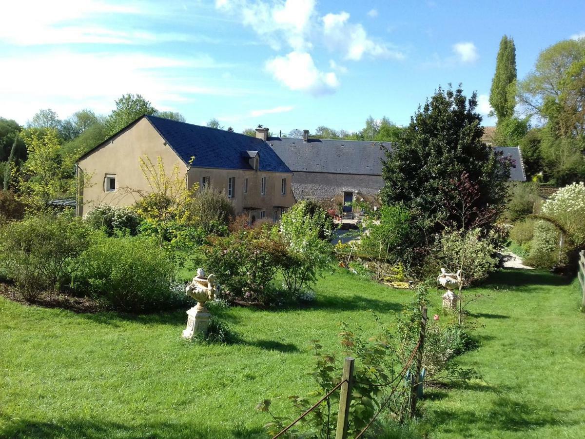 Gite Du Jardin Des Sources Vaux-sur-Seulles Esterno foto